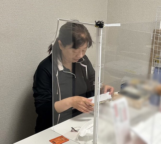 スタッフが仕事している様子